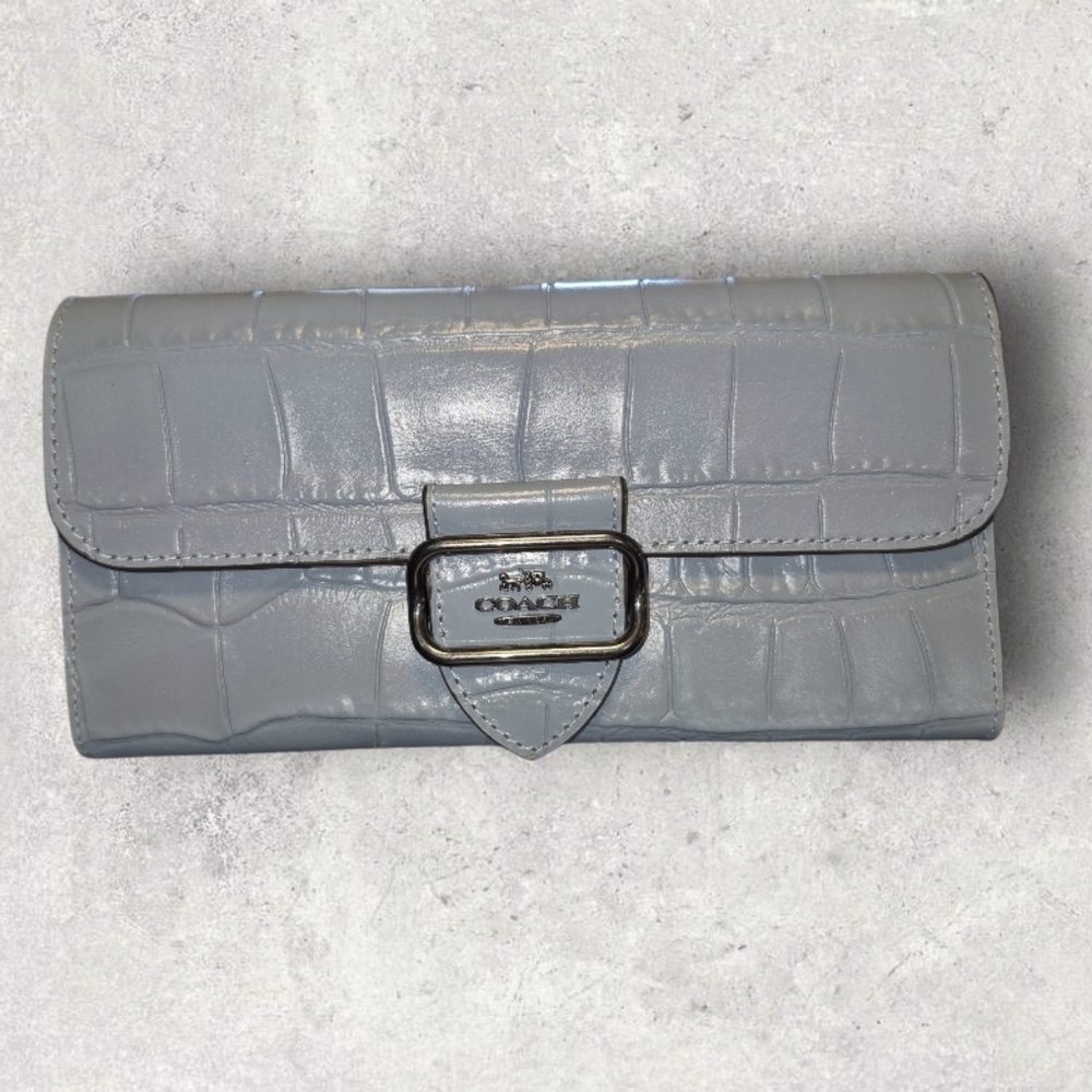 Coach Morgan Slim Wallet In Cornflower Color with Gunmetal Hardware EUC